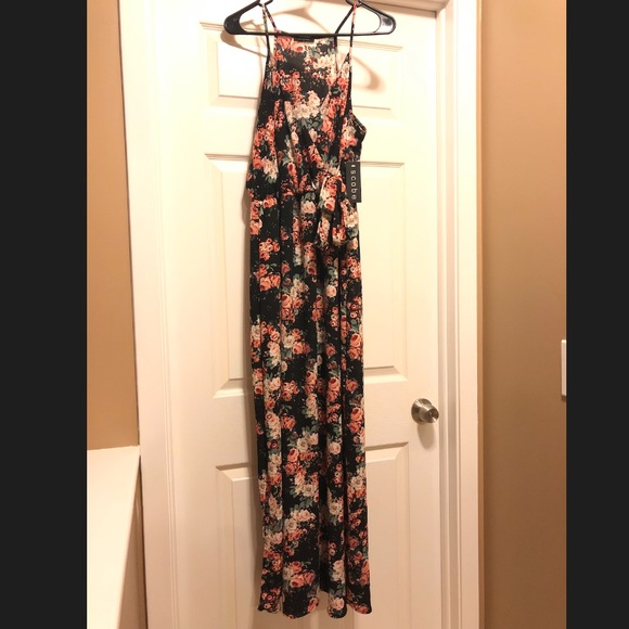Beautiful floral maxi dress! Size: XL 😍❤️ - Picture 3 of 7